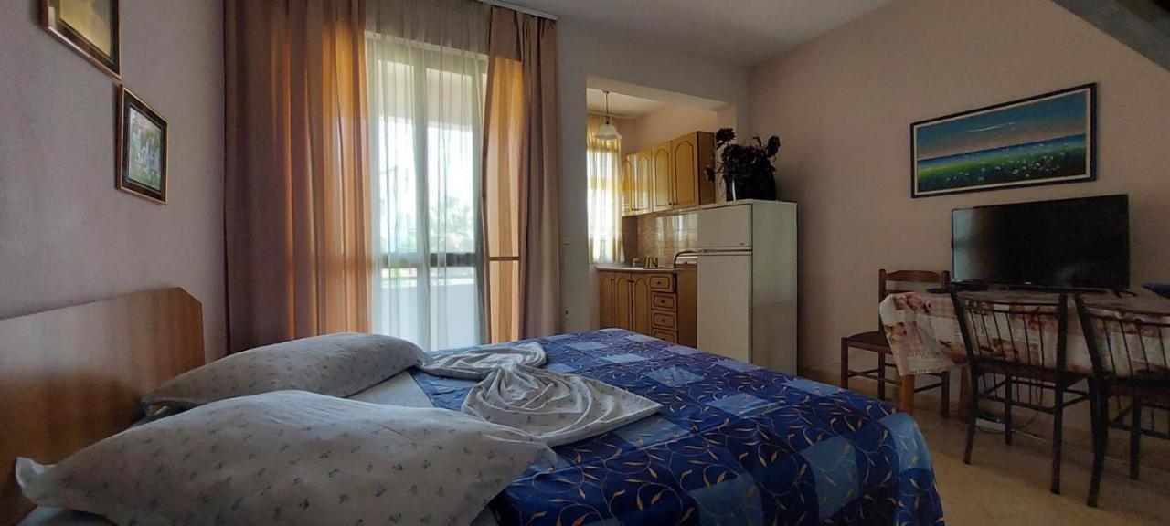 Villa Madani Dıraç Dış mekan fotoğraf